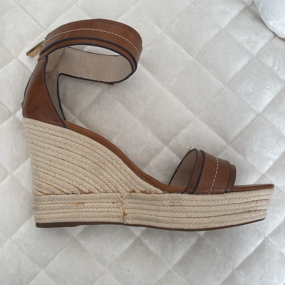 Louise et Cie brown leather, buckle wedge 4in heel. Sz 9 - Picture 5 of 8